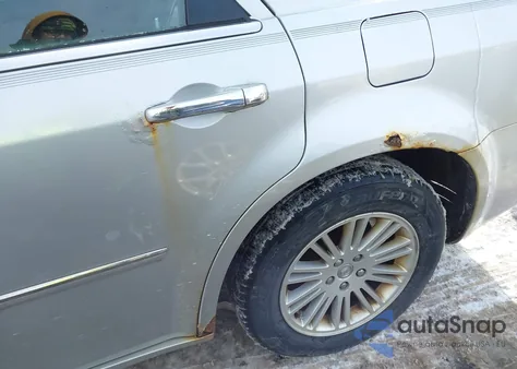 2010 Chrysler 300 Touring/Signature Series/Executive Series из США, поврежденный, VIN 2C3CA5CV5AH319748